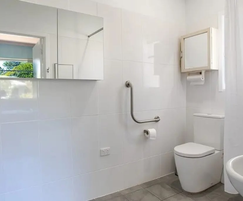 Room for Rent in North Albury, NSW 220, Furnished...
