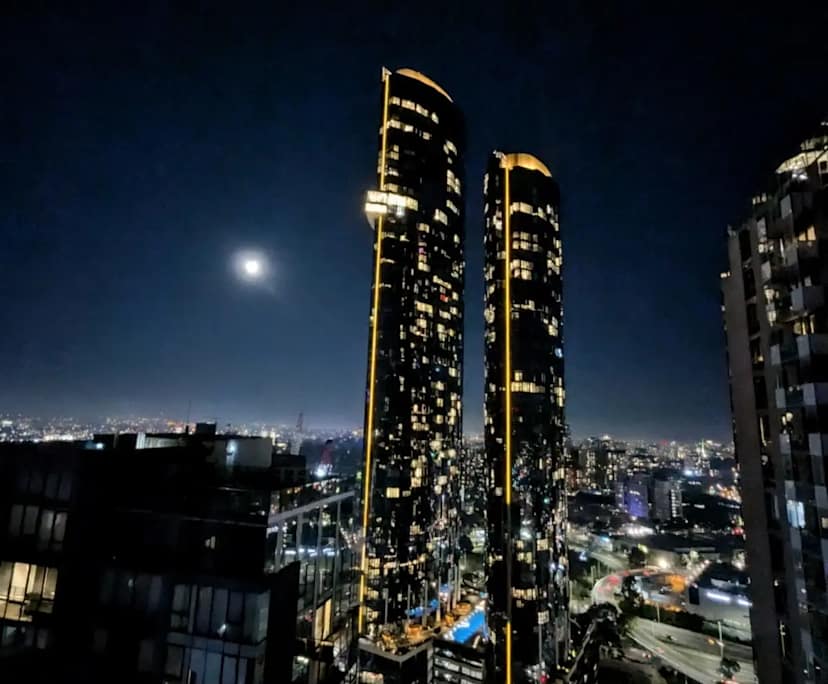 $825, 1-bed, 1 bathroom, Southbank VIC 3006