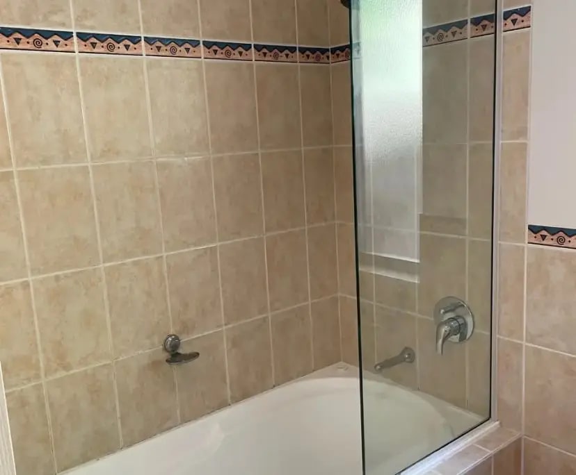 $370, Flatshare, 3 bathrooms, Airlie Beach QLD 4802