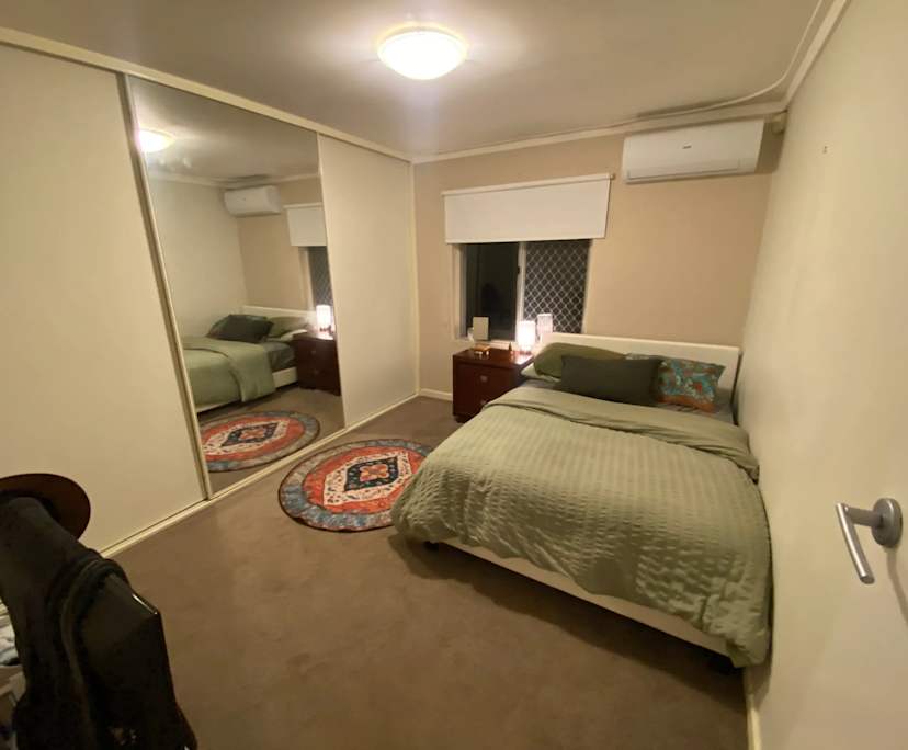 Room in a share house