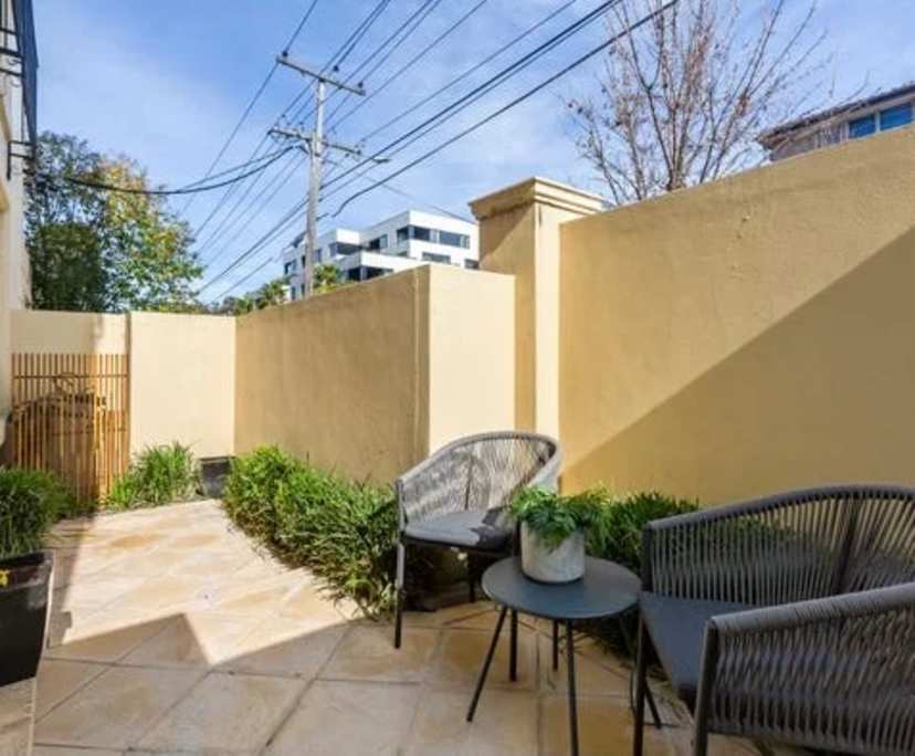 Unfurnished room in a flatshare
