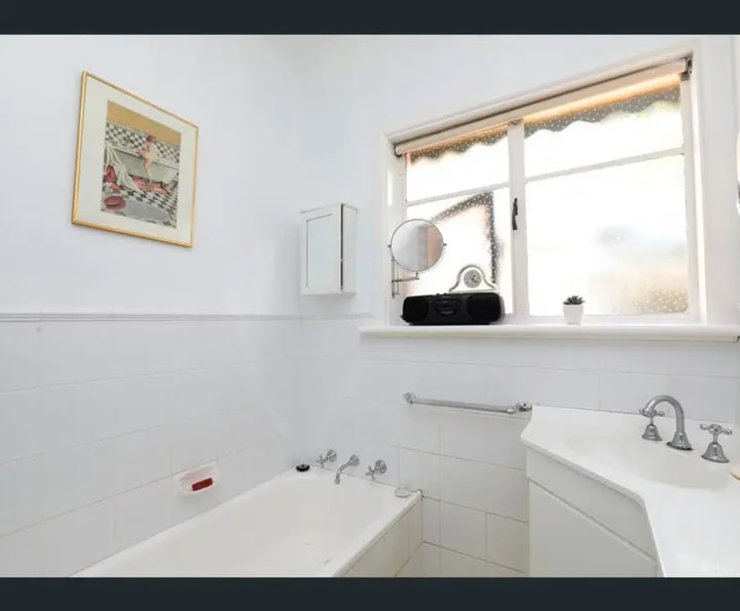 Room in a share house