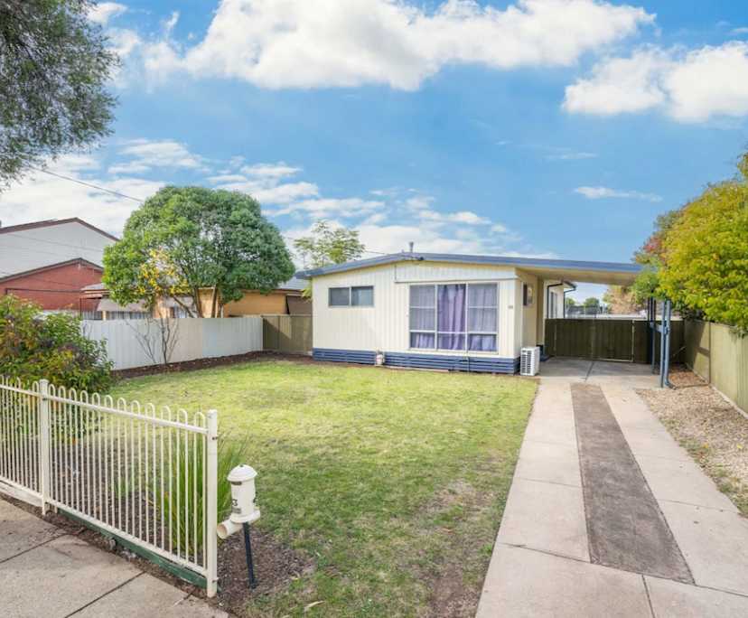 Room in a share house