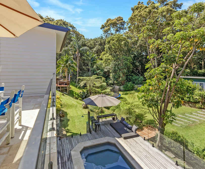 Whole property with 1 room for rent