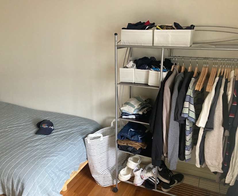 Furnished room in a share house