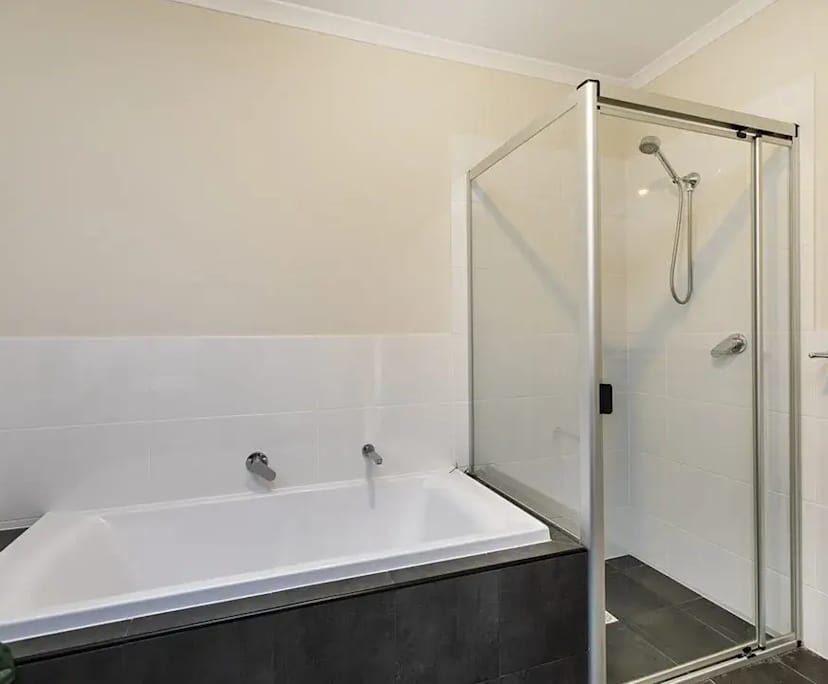 Unfurnished room in a share house