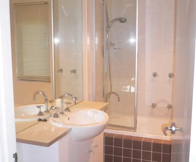 $295, Share-house, 3 bathrooms, Murarrie QLD 4172