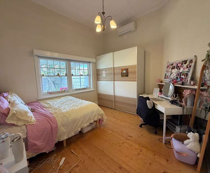 Unfurnished room in a share house