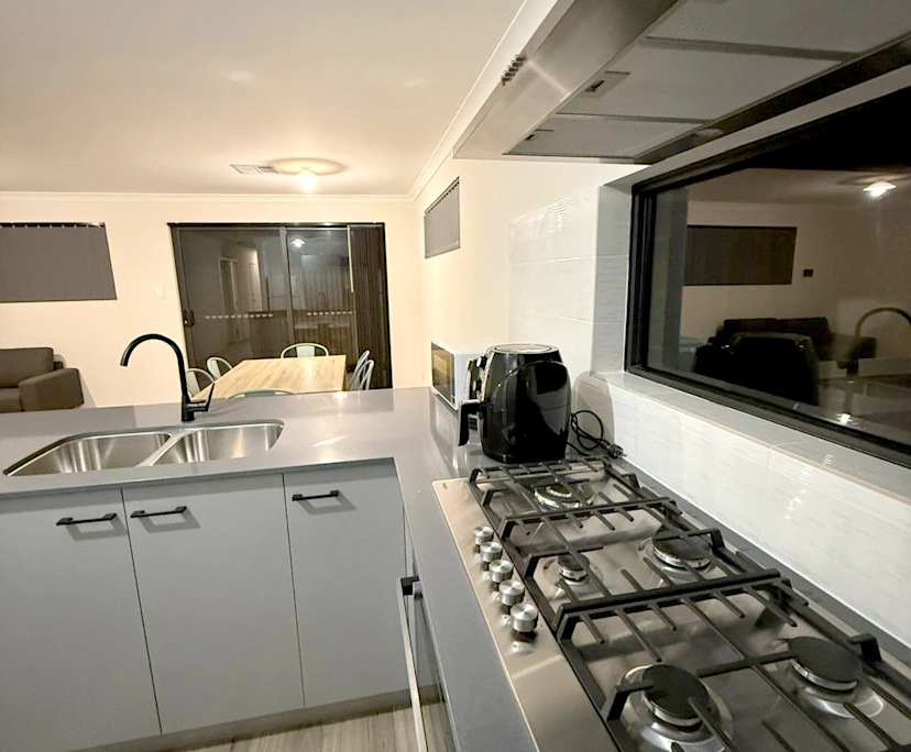 $375, Share-house, 4 bathrooms, Forrestfield WA 6058