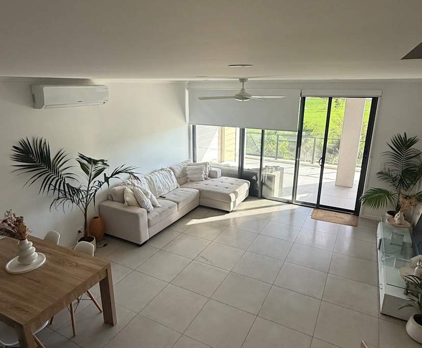 Unfurnished room in a flatshare