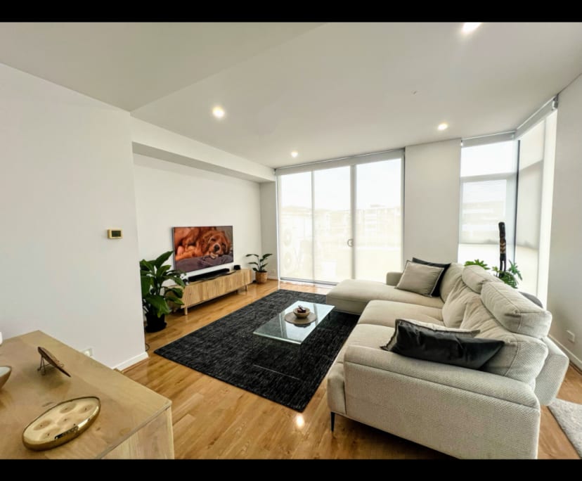 Furnished room with ensuite in a flatshare