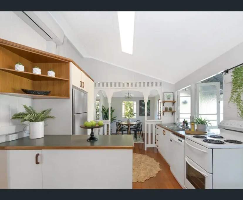 Room in a share house