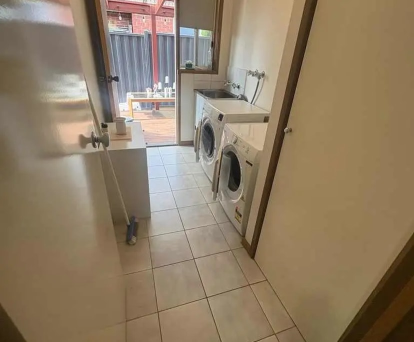 $300, Flatshare, 2 bathrooms, Endeavour Hills VIC 3802
