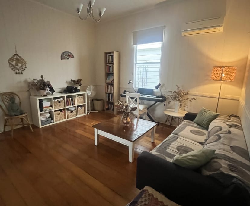 Room in a share house