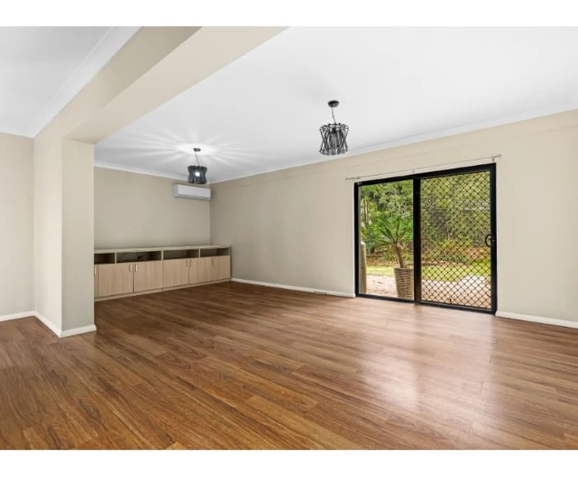 $300, Share-house, 3 bathrooms, Brookfield QLD 4069