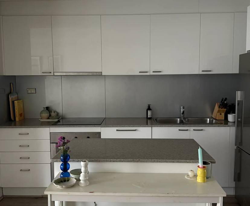 Unfurnished room in a flatshare