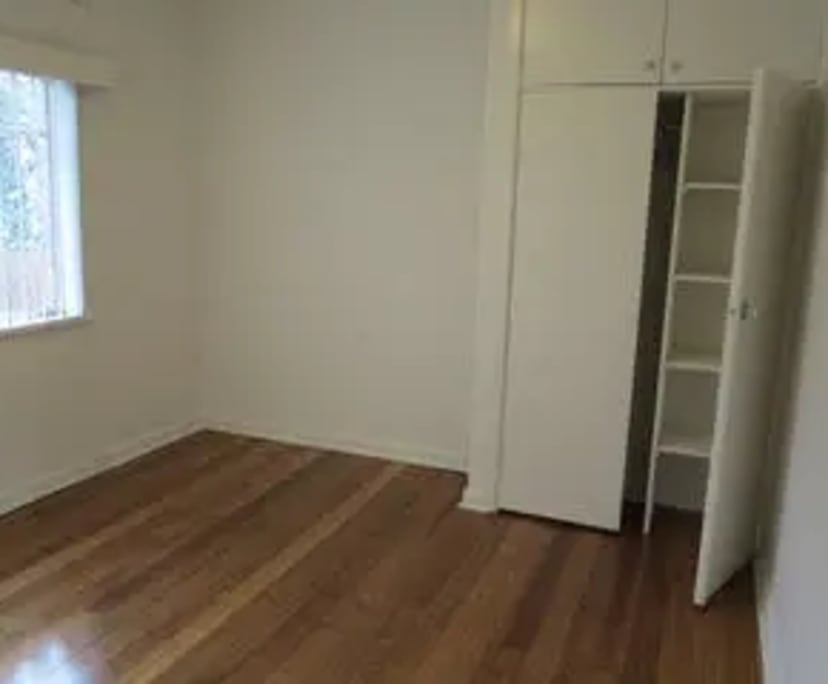 Unfurnished room in a flatshare