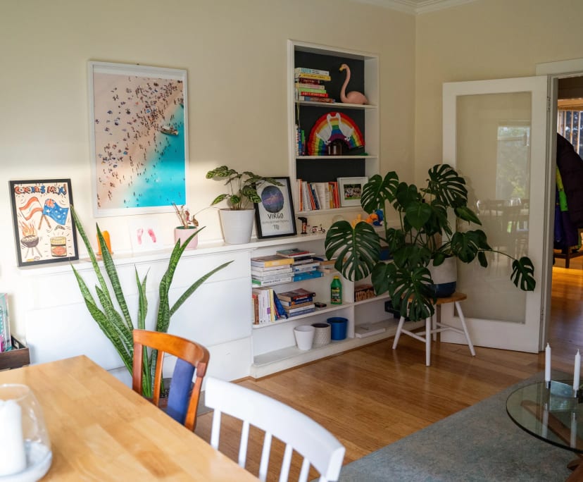 Furnished room in a flatshare