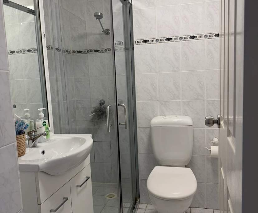 Furnished room with own bathroom