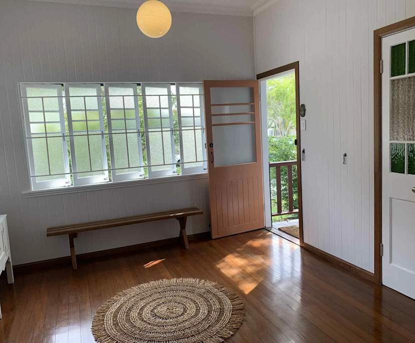 $700, Whole-property, 2 bathrooms, Westcourt QLD 4870