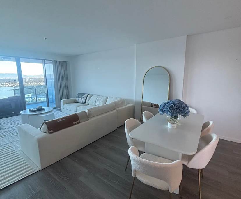 Furnished room in a flatshare