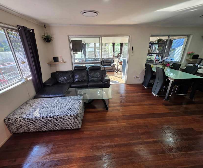 $260, Share-house, 3 bathrooms, Greenslopes QLD 4120