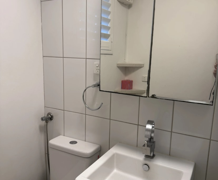 $800, 1-bed, 1 bathroom, Claremont WA 6010