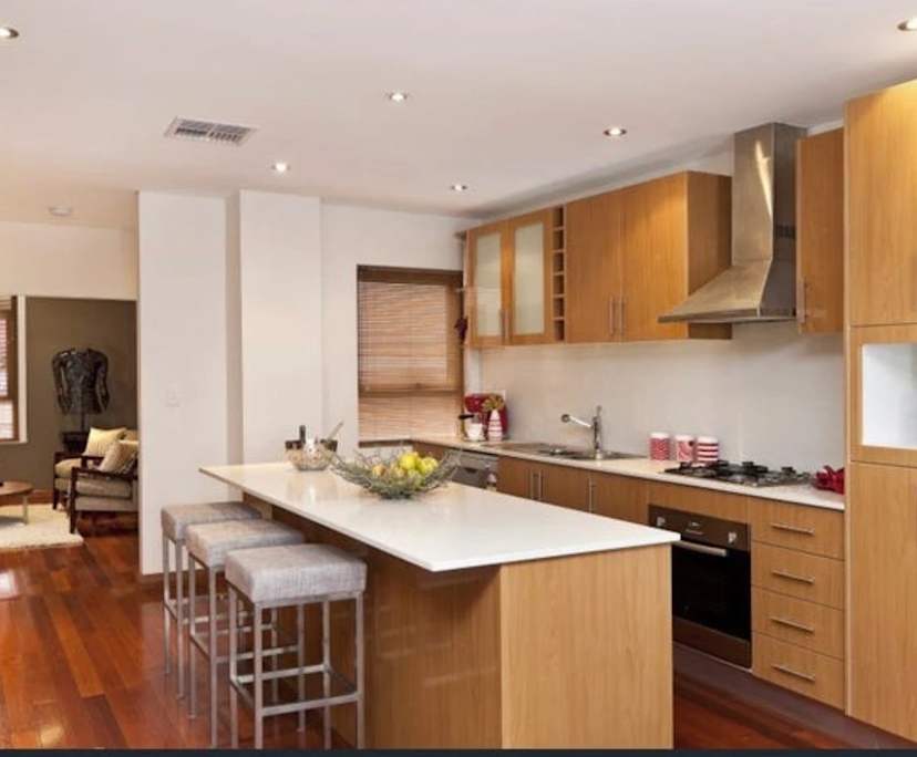 $395, Share-house, 5 bathrooms, Newtown NSW 2042