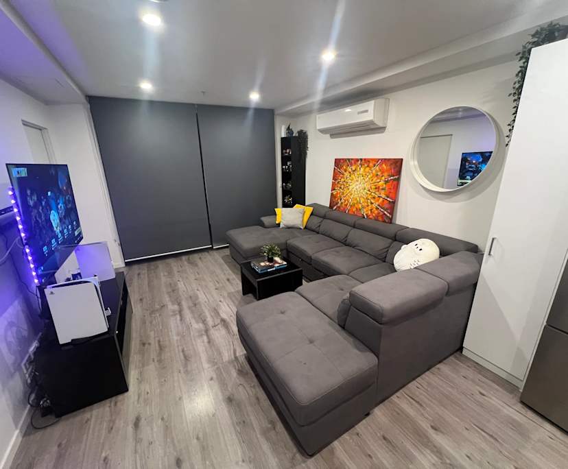 Furnished room with own bathroom