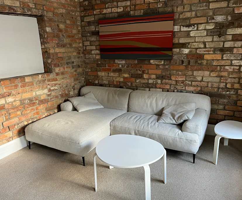 $1,050, Whole-property, 3 bathrooms, Darlington NSW 2008