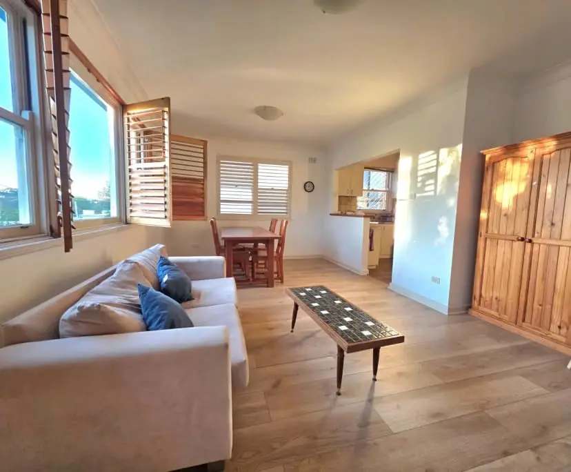 Whole property with 1 room for rent