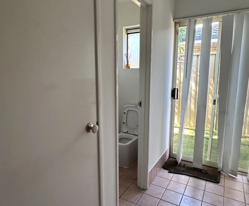 3 Rooms for Rent in Queens Park, Perth 235240, F...