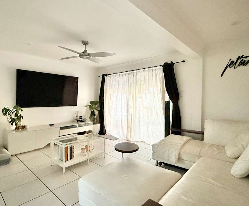 $350, Share-house, 3 bathrooms, Broadbeach Waters QLD 4218