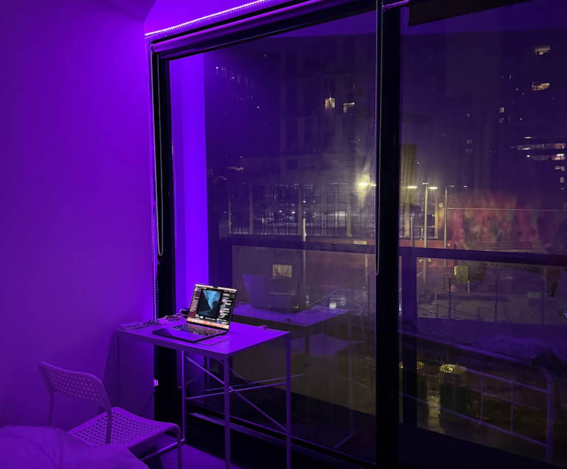 Furnished room in a flatshare