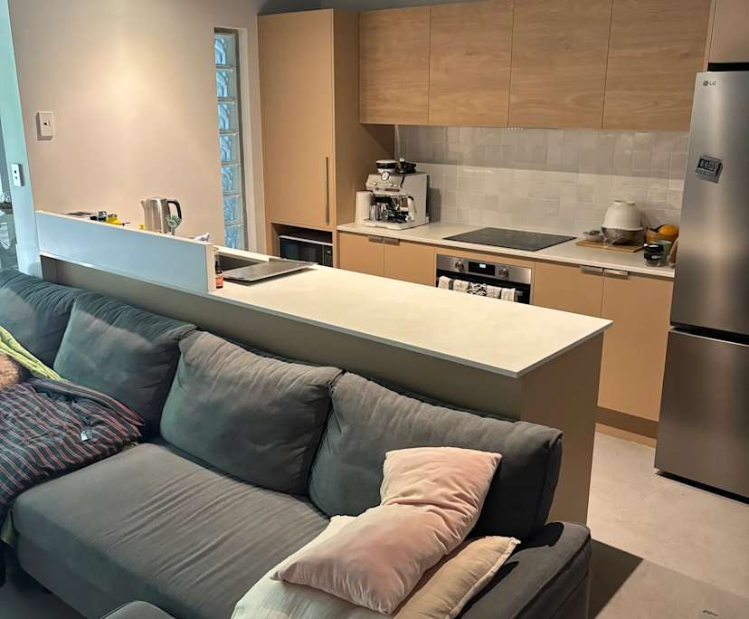 Whole property with 1 room for rent