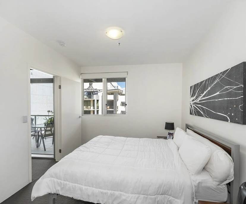 $800, 1-bed, 1 bathroom, Spring Hill QLD 4000