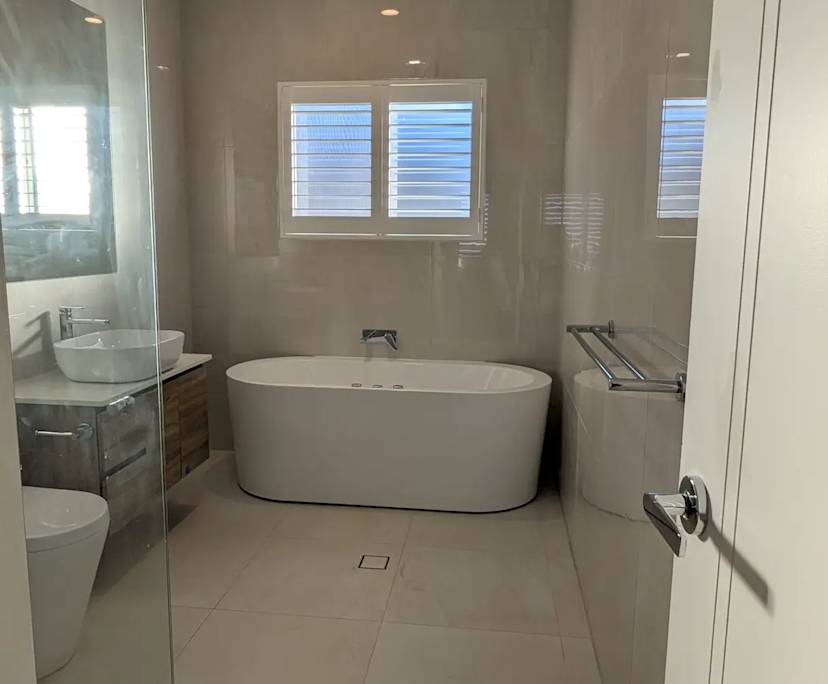 Unfurnished room in a share house