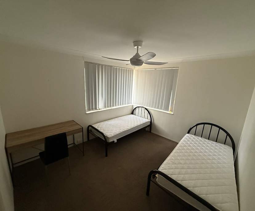 Furnished room in a flatshare