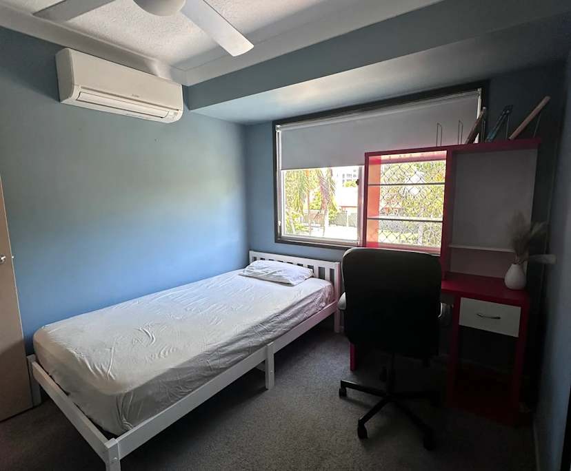 $320, Share-house, 3 bathrooms, Benowa QLD 4217