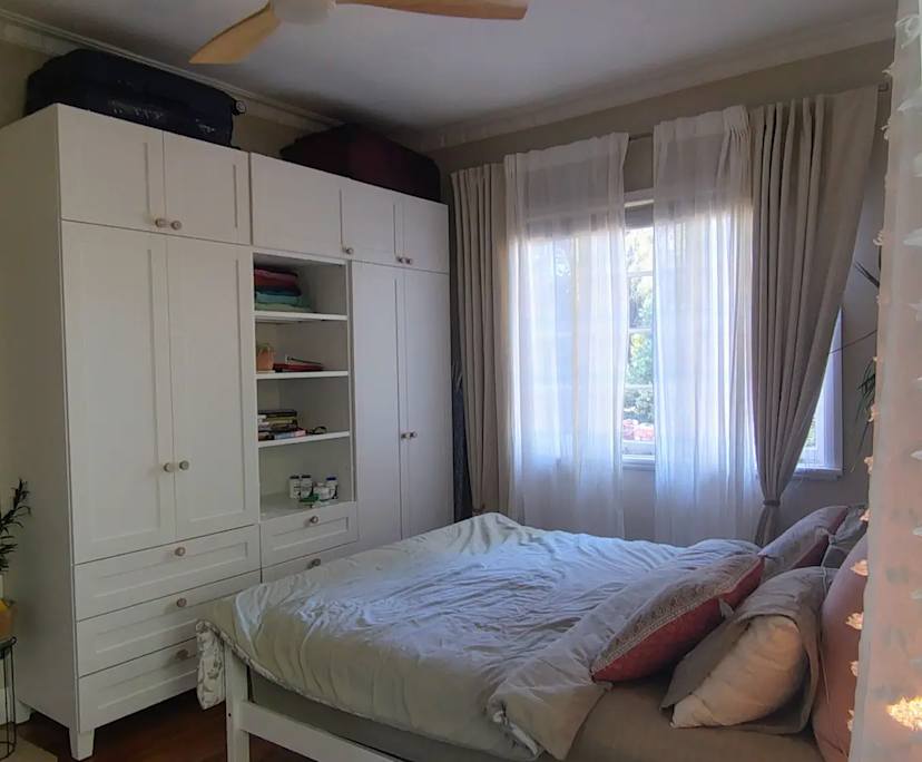 Furnished room in a share house