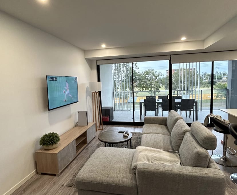 Room for Rent in Cannon Hill, Brisbane 280, Unfur...