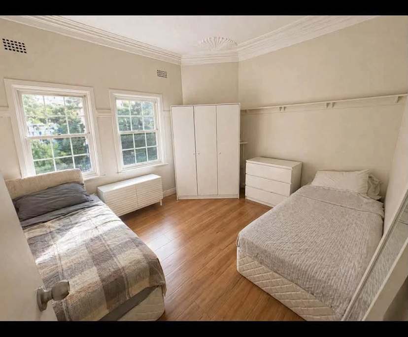 Furnished room in a share house