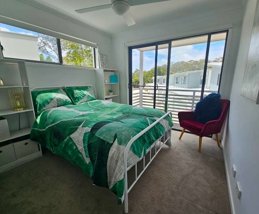 Furnished room in a flatshare