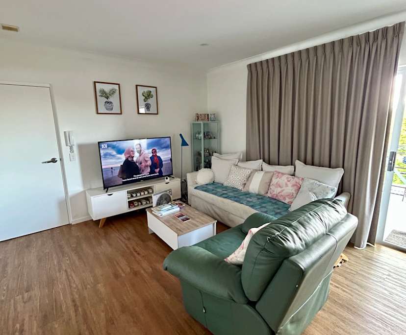 Furnished room with own bathroom