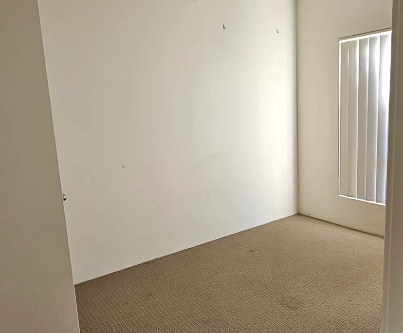 Unfurnished room in a share house