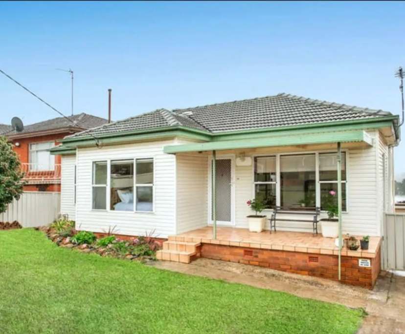 Unfurnished room with own bathroom