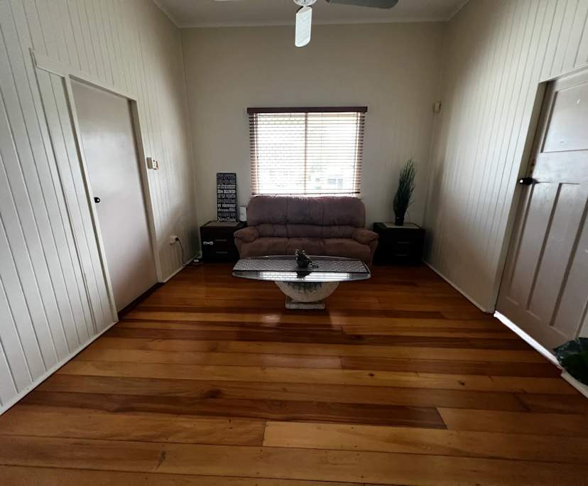 $250, Share-house, 6 bathrooms, Westcourt QLD 4870