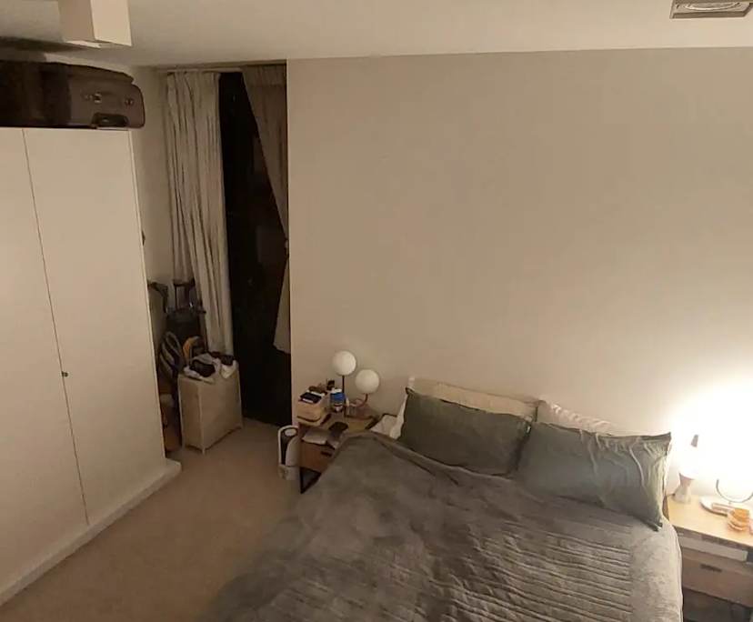 Unfurnished room in a flatshare