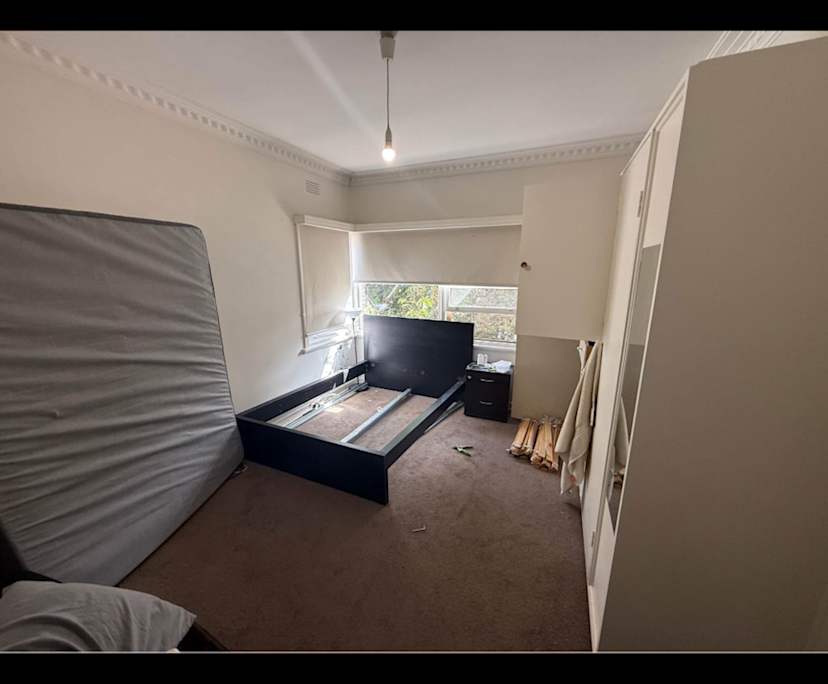 Room in a share house