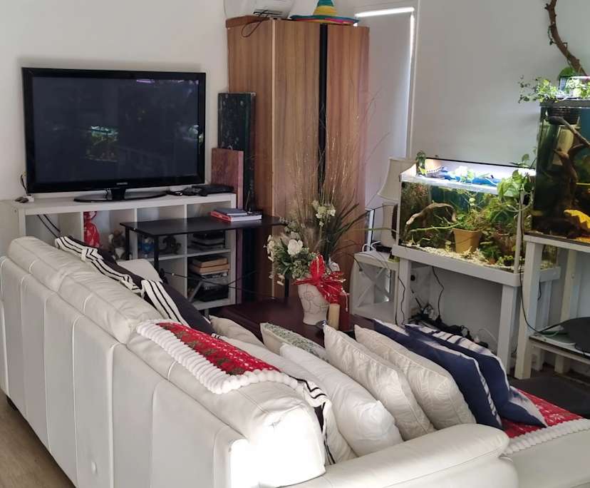 $300, Share-house, 3 bathrooms, Labrador QLD 4215